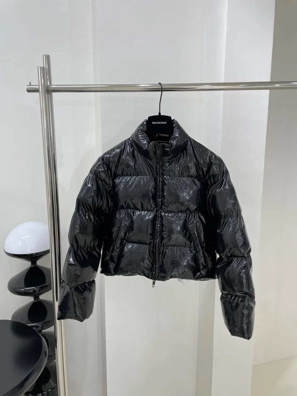 Жіночий пуховик - Balenciaga